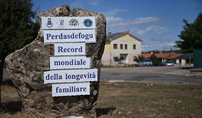 REISE & PREISE weitere Infos zu Dorf der Hundertjährigen auf Sardinien hält Guinness-Rekord