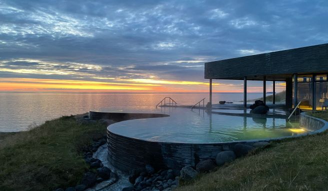 Island-Urlaub  Eintauchen in heiße Quellen und ein Bad in der Hölle