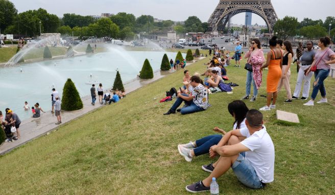 «Ici je choisis l'eau»  Paris: Geschäfte füllen Trinkflaschen gratis auf