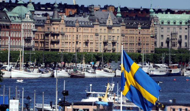 Keine begrenzten Öffnungszeiten und Abstandsregeln mehr: Schweden verabschiedet sich von den meisten Corona-Beschränkungen. 