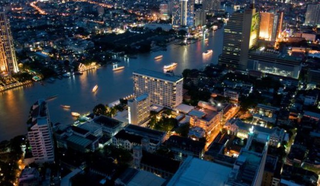 BANGKOK - Reisen  Bangkok - Reisen in Thailands Stadt am Wasser