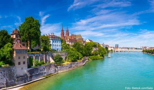 Basel  Sonnige Kulturhauptstadt der Schweiz
