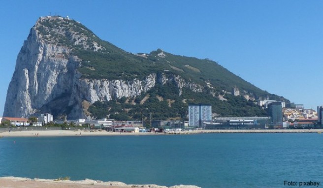 Wie in die Landschaft geworfen: Gibraltars imposanter Kalksteinfelsen