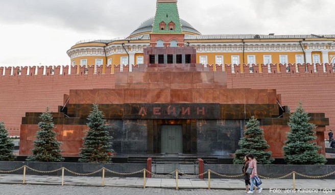 Touristen-Attraktion  Lenin-Mausoleum in Moskau bis Mitte April geschlossen