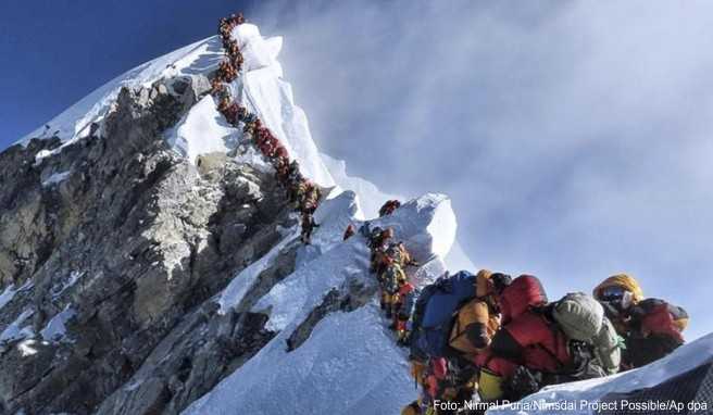 Nepal-Reise  Mehr Richtlinien für Mount-Everest-Bergsteiger