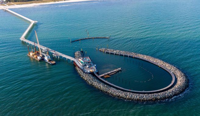 Rekordverdächtig: Die Seebrücke Prerow soll mit rund 720 Metern die längste Seebrücke im Ostseeraum sein.