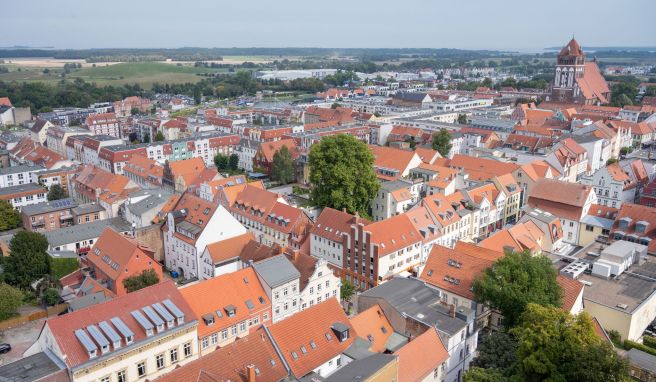 Die Altstadt von Greifswald ist schachbrettartig angelegt und nahezu komplett umgeben von einem Grüngürtel, den Wallanlagen.