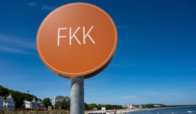 Ein FKK-Strand auf der Insel Rügen: Die Freikörperkultur hat gerade im Osten Deutschlands eine lange Tradition, Vereine sind dort aber rar gesät - zumindest laut Angaben des Deutschen Verbands für Freikörperkultur.