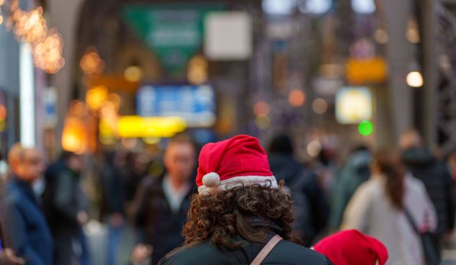 Weihnachten heimfahren: So sparen Sie bei Bahn und Fernbus