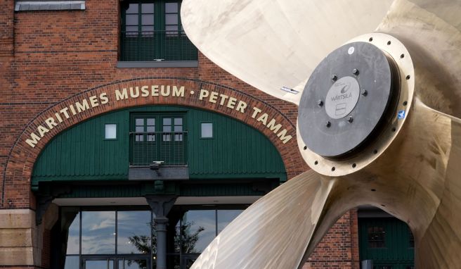 Das Internationale Maritime Museum Hamburg ist einem der riesigen historischen Speicherbauten in der Hamburger Hafencity untergebracht.