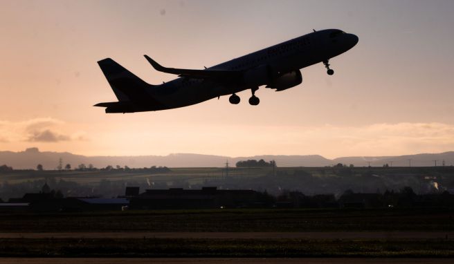 Airline A gebucht und B bekommen? Beim sogenannten Wet-Lease mieten Fluggesellschaften Flugzeuge anderer Airlines samt Crew.