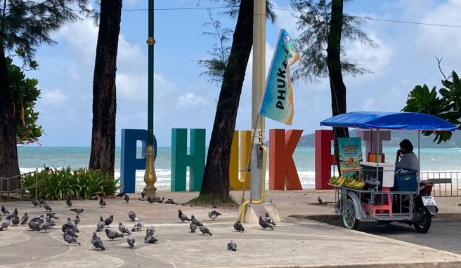 Fernreise ohne Quarantäne  Keine Party auf Phuket - Trauminsel mit Pilotprojekt