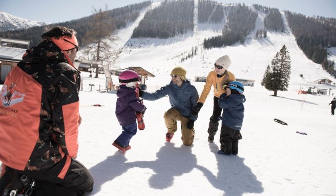 Auf dem Hochplateau Hutterer Böden in Hinterstoder kann man Skifahren lernen - und wer\'s schon kann, in einen der Lifte steigen.