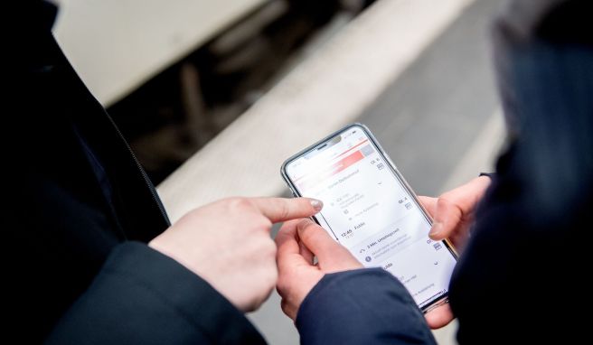 Die Deutsche Bahn hat die Frist für kostenlose Sofortstornierungen von Tickets auf drei Stunden verkürzt: Dies gilt für alle online gekauften Fernverkehrstickets.