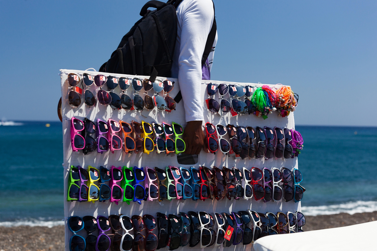 Vorlage abhebenalt= Depositphotos_170871958XL131025