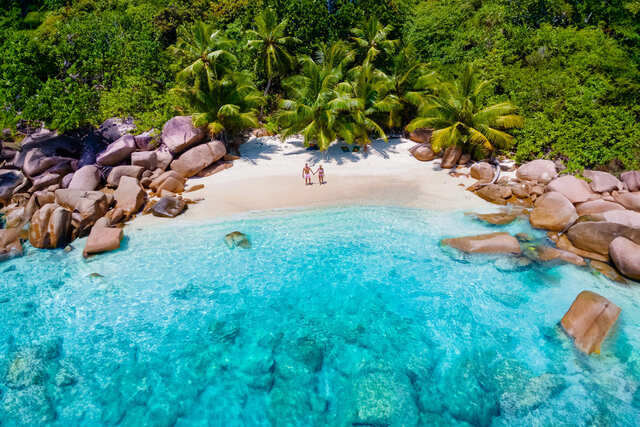 Von türkisblauen Lagunen bis hin zu einsamen Stränden: Dein Guide für paradiesische Reisen 