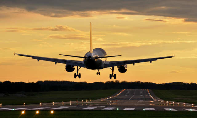 Dem Himmel so nah: Abenteuerreisen mit dem Flugzeug