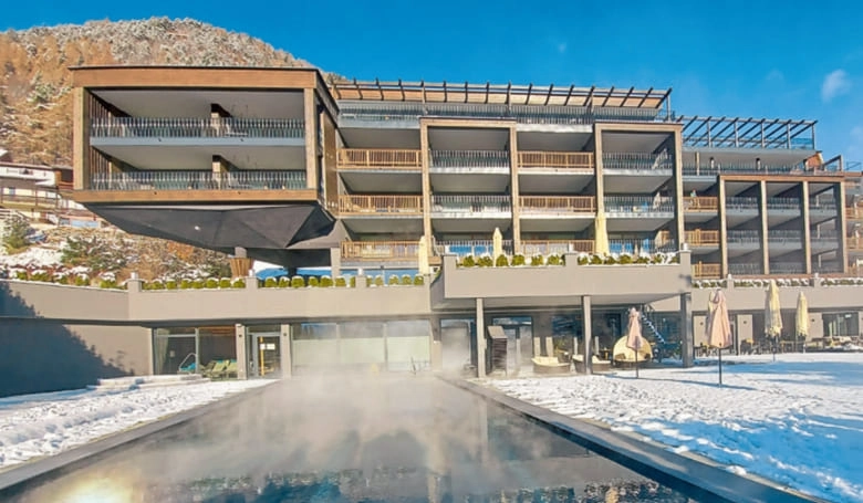 Drei Nächte für zwei Personen mit HP im „Hotel Molaris Lodges“ Gewinnspiel - Wintergenuss in Südtirol