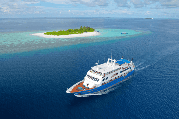 Logo Reisen Malediven Inselhüpfen in den Atollen