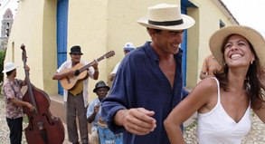 REISE & PREISE weitere Infos zu Kuba fühlen: Salsa tanzen auf der Karibikinsel