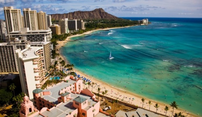 Waikiki Beach ist der Hausstrand der hawaiianischen Metropole Honolulu. 